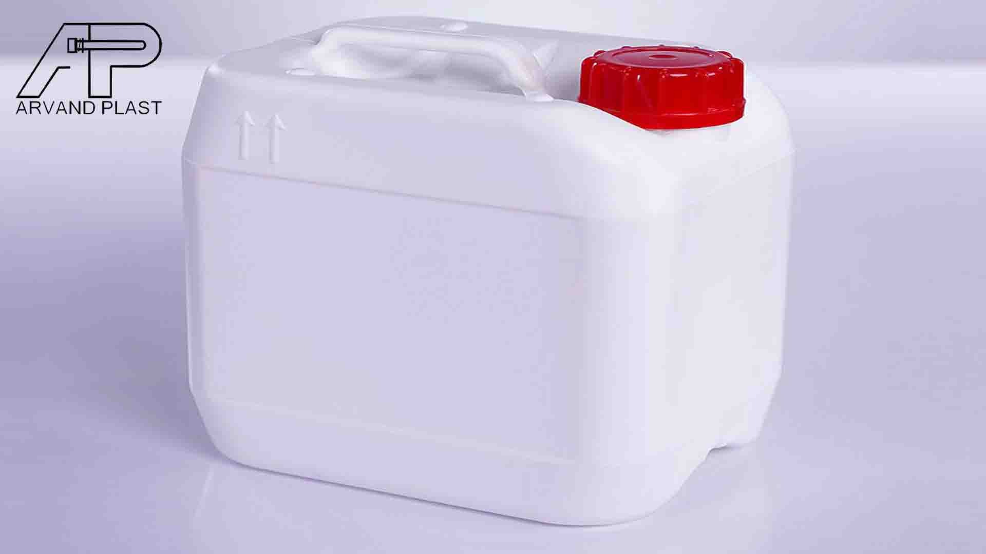 راهنمای جامع انتخاب و خرید گالن پلی اتیلن صنعتی | استانداردهای بسته ‌بندی در صنایع شیمیایی